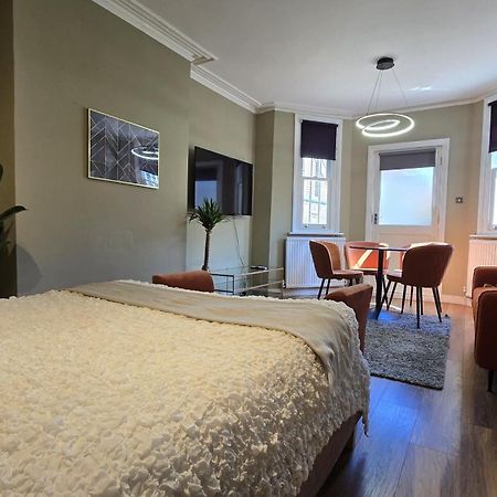 Spacious Studio For 4 Flat Near Regents Park N2 لندن المظهر الخارجي الصورة